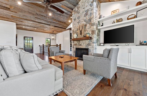 Nebo House | 235 m² House ∙ 4 bedrooms ∙ 8 guests