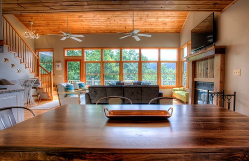 Montreat House | 236 m² House ∙ 4 bedrooms ∙ 11 guests