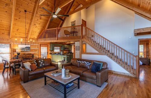 Deep Gap Cabin | 237 m² Cabin ∙ 4 bedrooms ∙ 10 guests