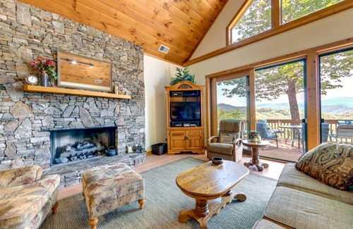 Almond House | 241 m² House ∙ 3 bedrooms ∙ 8 guests