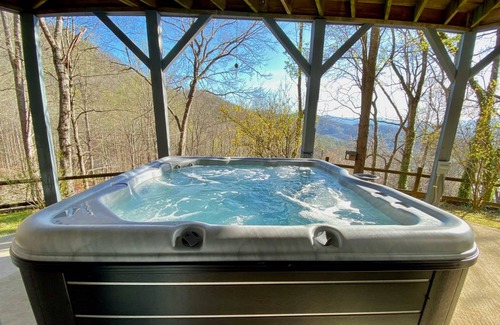 Bryson City House | 250 m² House ∙ 2 bedrooms ∙ 6 guests