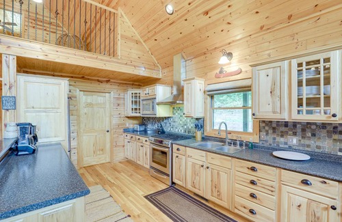 Burnsville House | 250 m² House ∙ 3 bedrooms ∙ 6 guests