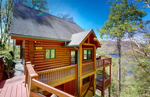 Topton Cabin | 260 m² Cabin ∙ 4 bedrooms ∙ 11 guests