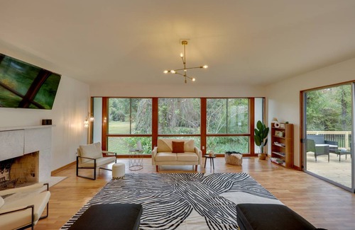 Forest Hills House | 261 m² House ∙ 3 bedrooms ∙ 7 guests