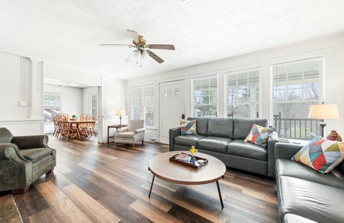 Lake Junaluska Cabin | 268 m² Cabin ∙ 9 bedrooms ∙ 16 guests