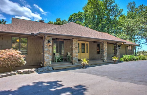 Laurel Park House | 268 m² House ∙ 3 bedrooms ∙ 6 guests