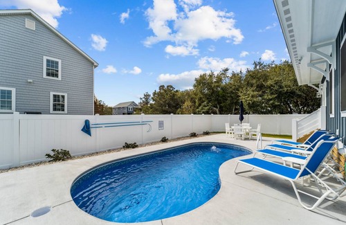 Colington House | 279 m² House ∙ 4 bedrooms ∙ 8 guests