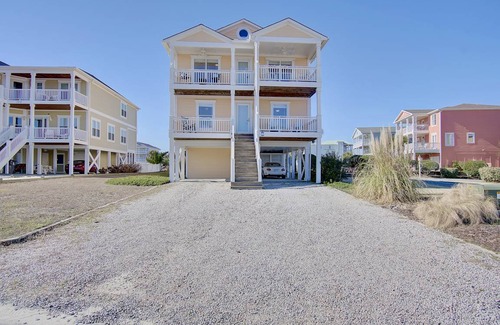 Holden Beach House | 280 m² House ∙ 5 bedrooms ∙ 14 guests