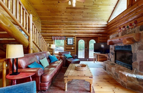 Sylva Cabin | 288 m² Cabin ∙ 2 bedrooms ∙ 9 guests