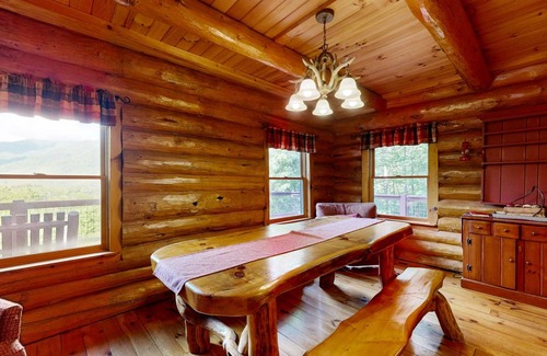 Sylva Cabin | 288 m² Cabin ∙ 2 bedrooms ∙ 9 guests