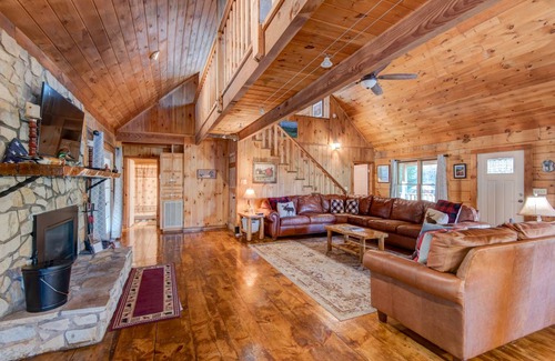 Fleetwood Cabin | 288 m² Cabin ∙ 3 bedrooms ∙ 10 guests