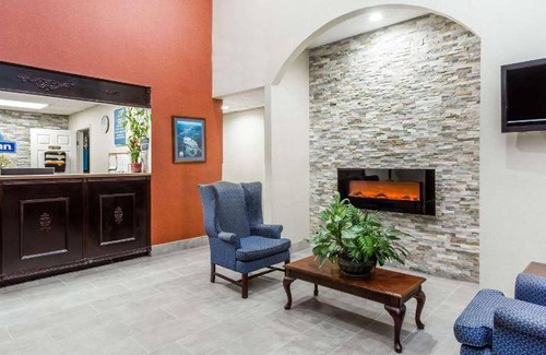 Hendersonville Hotel | 29 m² Hotel ∙ 127 guests