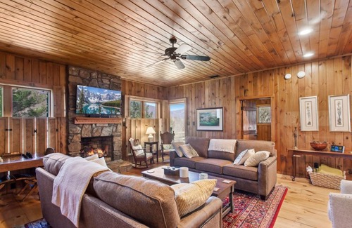 West Jefferson Cabin | 295 m² Cabin ∙ 5 bedrooms ∙ 14 guests