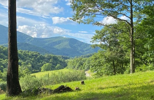 West Jefferson Cabin | 295 m² Cabin ∙ 5 bedrooms ∙ 14 guests