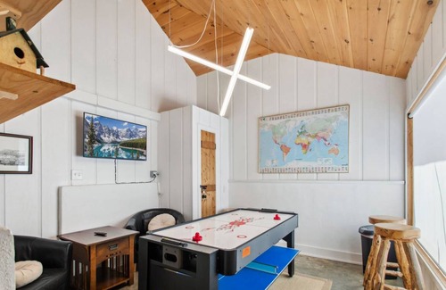 West Jefferson Cabin | 295 m² Cabin ∙ 5 bedrooms ∙ 14 guests