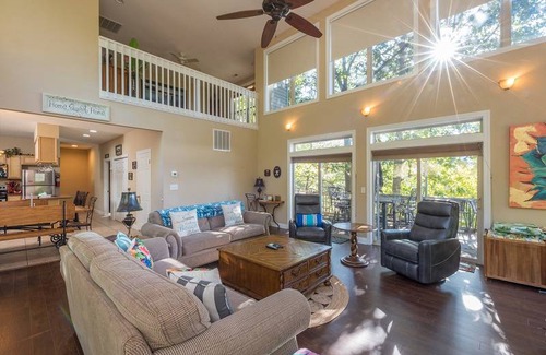 Lake Lure House | 296 m² House ∙ 5 bedrooms ∙ 12 guests