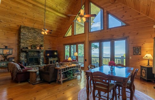 Banner Elk Cabin | 299 m² Cabin ∙ 3 bedrooms ∙ 12 guests
