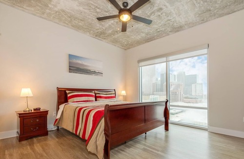 Second Ward Apartment | 2BR Furnished Apartment near Convention Center