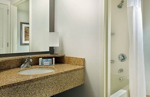 Asheville Hotel | 3-Star Hotel ∙ Courtyard Asheville