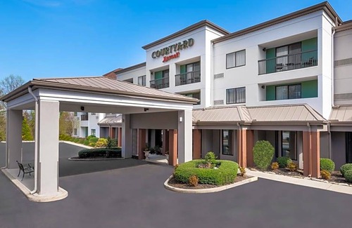 Asheville Hotel | 3-Star Hotel ∙ Courtyard Asheville