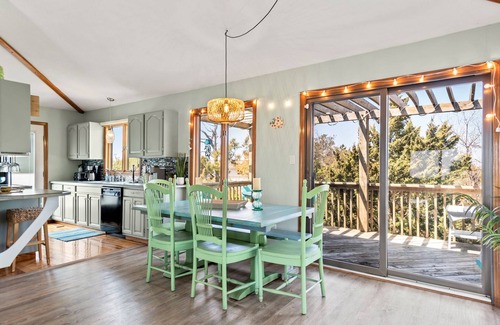 Southern Shores House | 3 Weeks On The Shores: Private Heated Pool & Hot Tub, Tiki Bar & Putting green