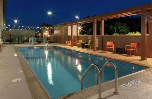 Terry Sanford Hotel | 300 m² Hotel ∙ 127 guests