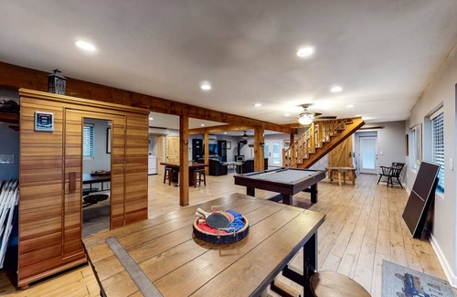 Hendersonville House | 301 m² House ∙ 4 bedrooms ∙ 12 guests