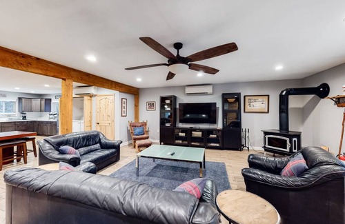 Hendersonville House | 301 m² House ∙ 4 bedrooms ∙ 12 guests