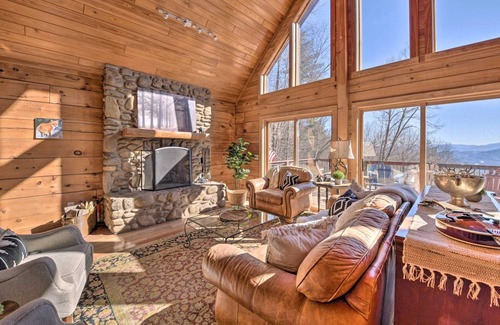 Waynesville House | 302 m² House ∙ 4 bedrooms ∙ 14 guests