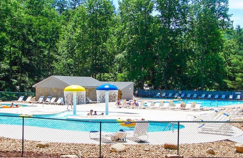 Lake Lure House | 307 m² House ∙ 3 bedrooms ∙ 10 guests