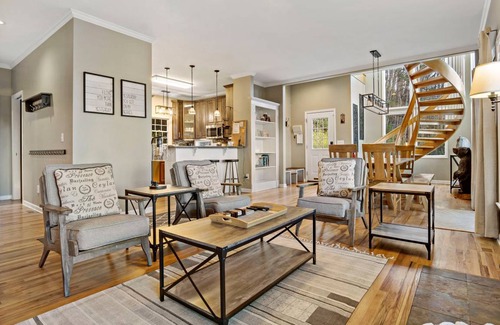 Fairview House | 309 m² House ∙ 3 bedrooms ∙ 10 guests