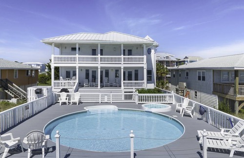Kure Beach House | 309 m² House ∙ 5 bedrooms ∙ 14 guests