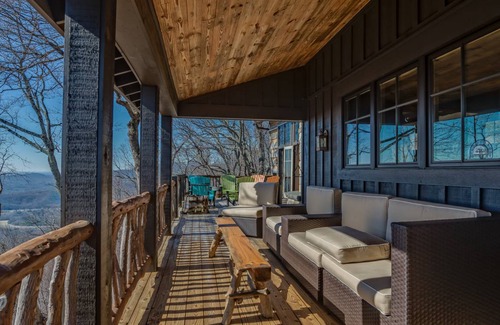 Lynn House | 315 m² House ∙ 4 bedrooms ∙ 12 guests