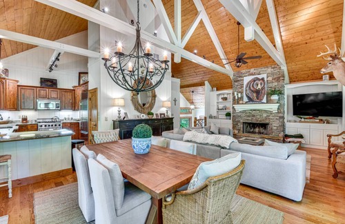Cullowhee House | 315 m² House ∙ 5 bedrooms ∙ 16 guests