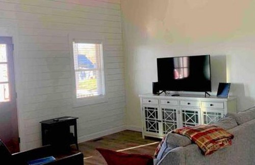Hendersonville House | 32 m² House ∙ 1 bedroom ∙ 5 guests