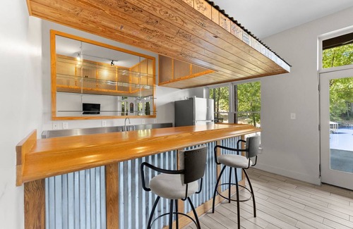 Sherrills Ford House | 320 m² House ∙ 5 bedrooms ∙ 14 guests