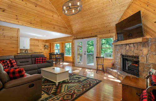Fletcher Cabin | 321 m² Cabin ∙ 3 bedrooms ∙ 6 guests