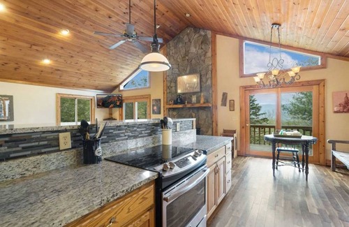 Banner Elk Cabin | 325 m² Cabin ∙ 4 bedrooms ∙ 18 guests