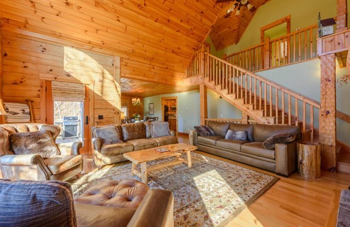 Boone Cabin | 328 m² Cabin ∙ 3 bedrooms ∙ 8 guests