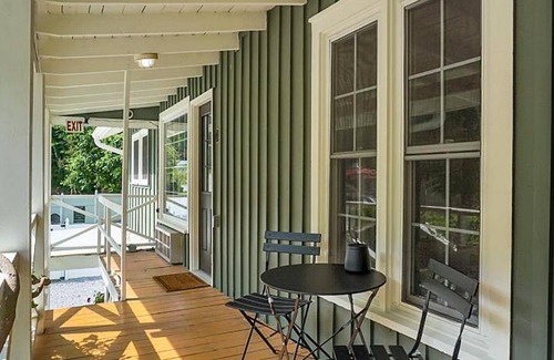 Chimney Rock Hotel | 33 m² Motel ∙ 2 bedrooms ∙ 5 guests