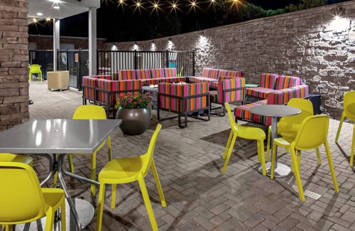 South Salisbury Hotel | 330 m² Hotel ∙ 127 guests