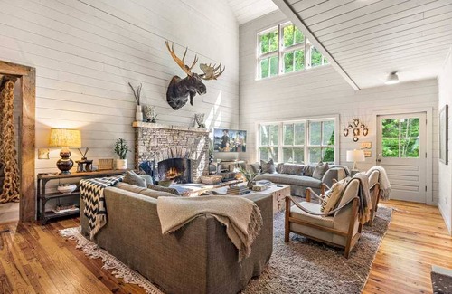 Frank Cabin | 335 m² Cabin ∙ 6 bedrooms ∙ 22 guests