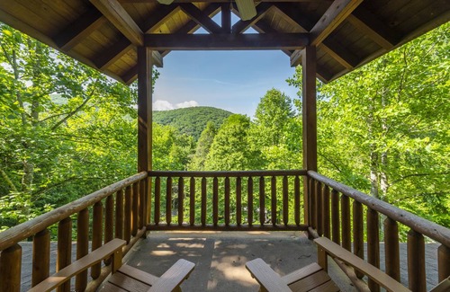 Montreat Cabin | 335 m² Cabin ∙ 8 bedrooms ∙ 20 guests