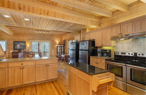 Montreat Cabin | 335 m² Cabin ∙ 8 bedrooms ∙ 20 guests