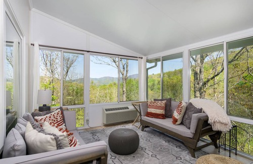 Black Mountain House | 337 m² House ∙ 5 bedrooms ∙ 10 guests