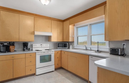 South Nags Head House | 339 - Classic Nags Head Ocean-Front with Amazing Views!