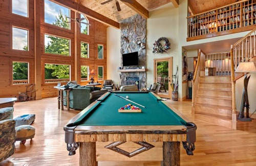 Old Fort Cabin | 344 m² Cabin ∙ 3 bedrooms ∙ 10 guests