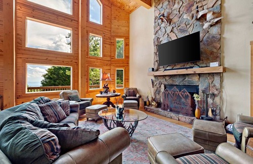 Old Fort Cabin | 344 m² Cabin ∙ 3 bedrooms ∙ 10 guests