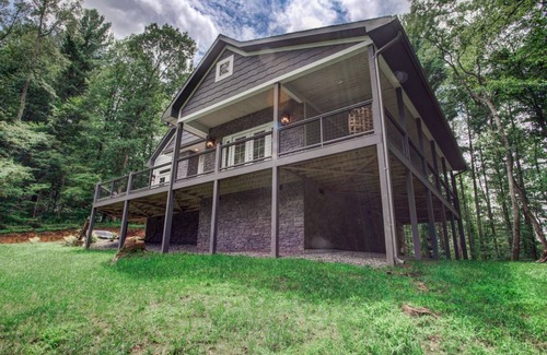 Barnardsville House | 345 m² House ∙ 3 bedrooms ∙ 6 guests
