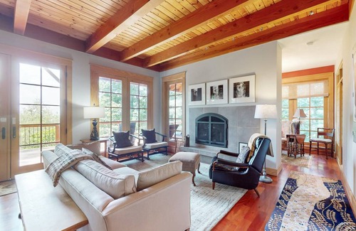Skyland House | 351 m² House ∙ 5 bedrooms ∙ 19 guests